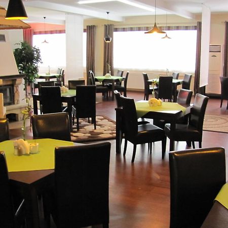 Pszczółki Hotel Gregor מראה חיצוני תמונה