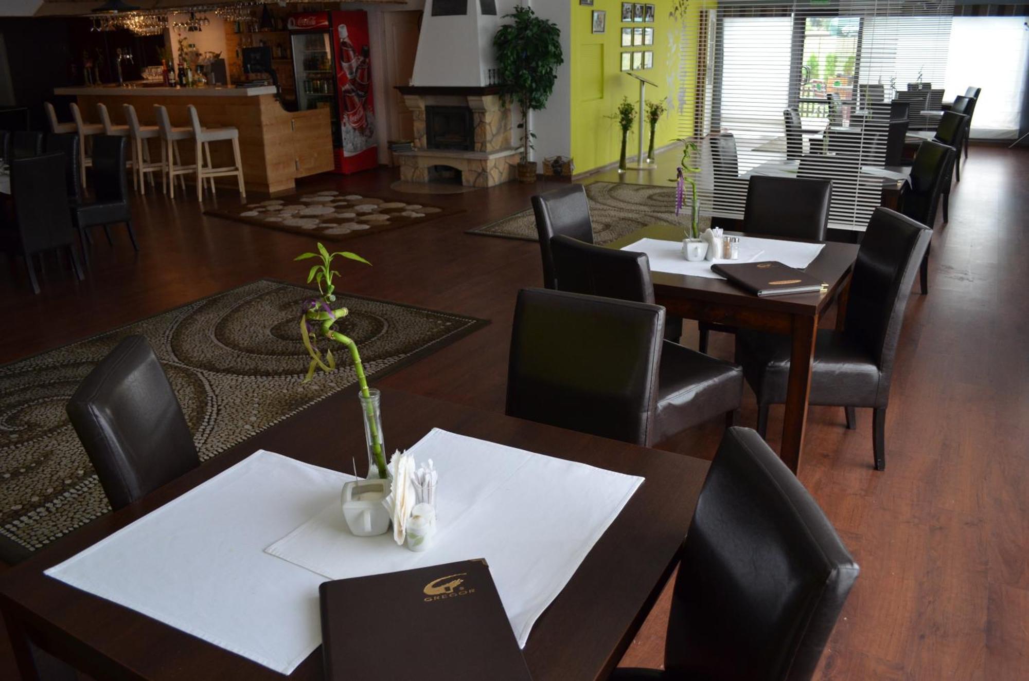 Pszczółki Hotel Gregor מראה חיצוני תמונה