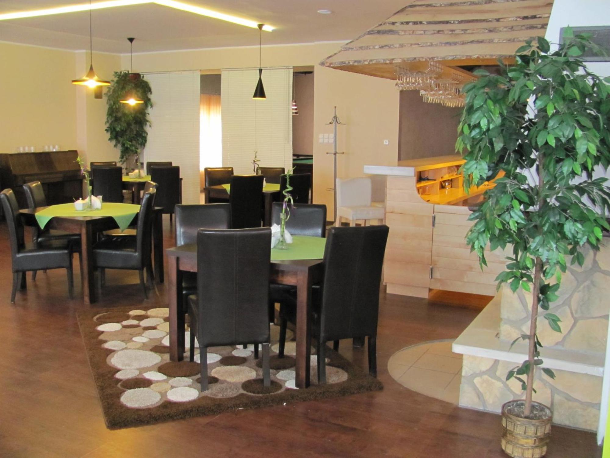 Pszczółki Hotel Gregor מראה חיצוני תמונה